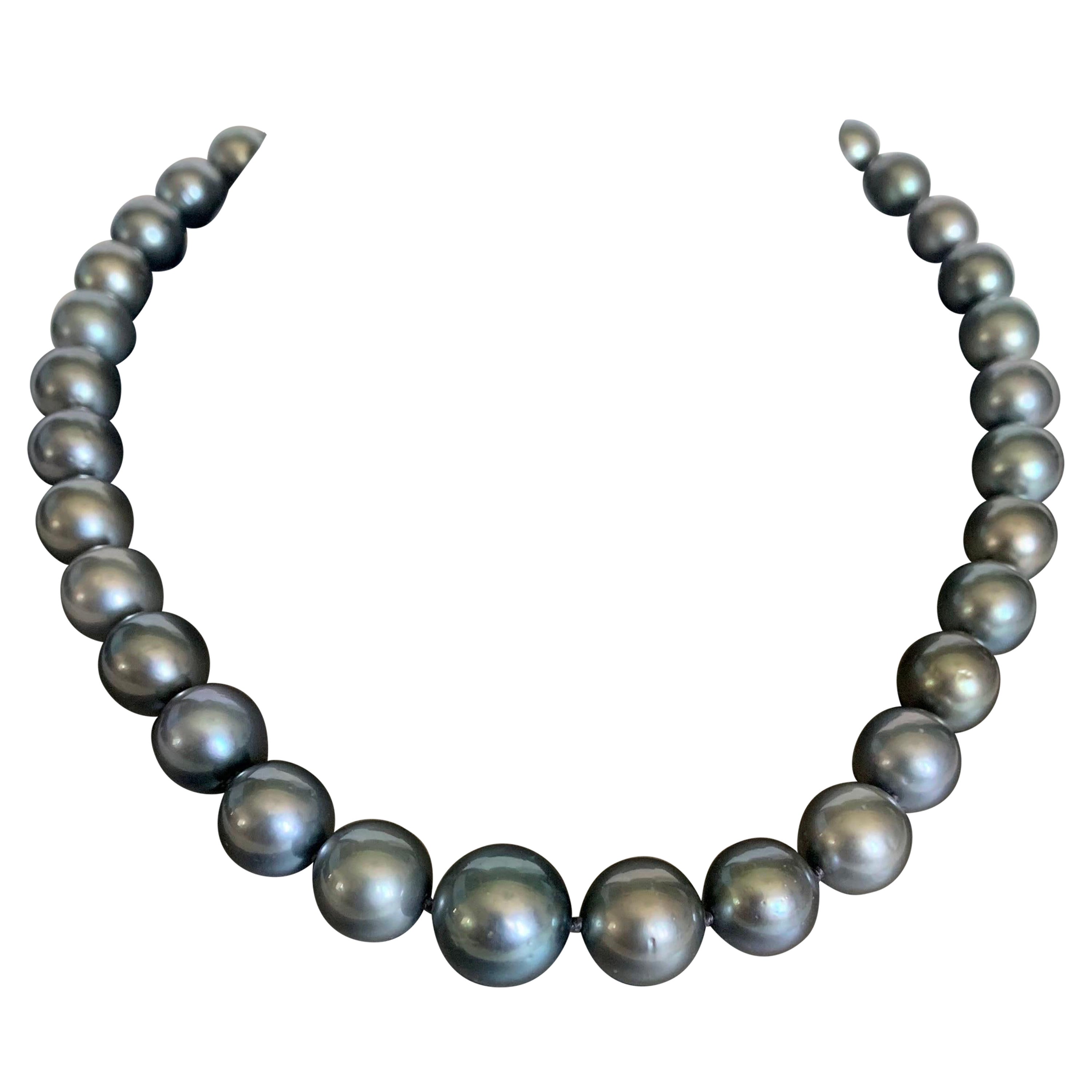 Tahitian Pearl Strand Necklace with White Gold Clasp For Sale