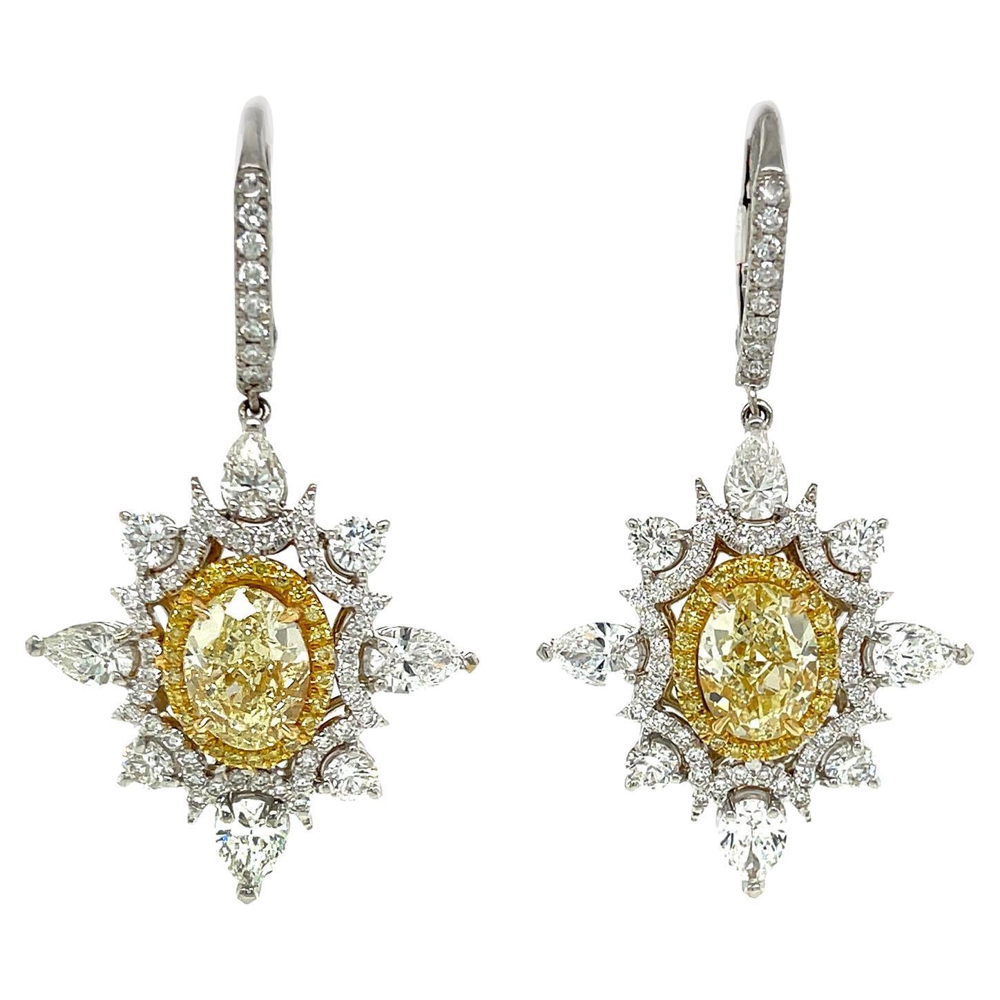 4 Carat Fancy Light Yellow Diamond Drop Earrings, Gia Certified IF, in 18k Gold. For Sale