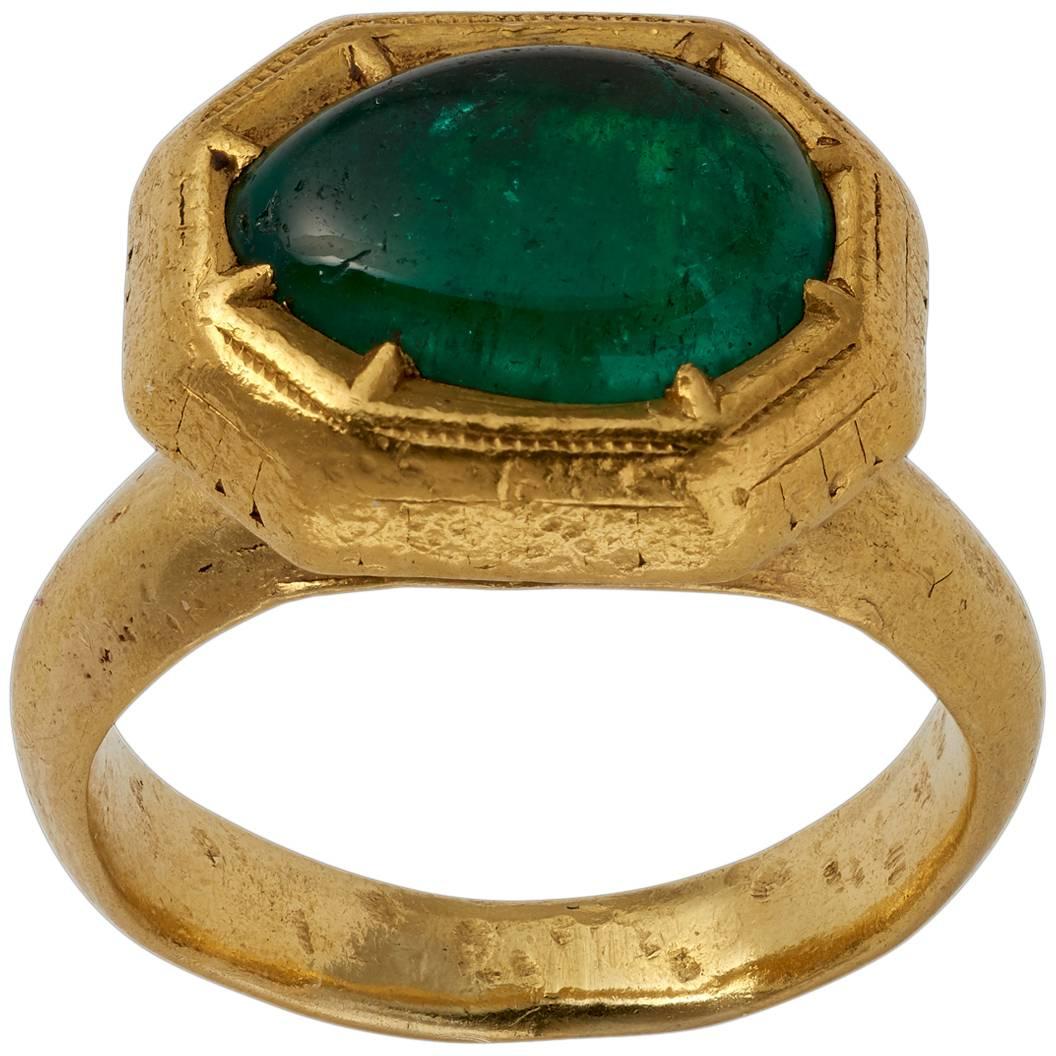 Antique Indian Cabochon Emerald Gold Ring For Sale