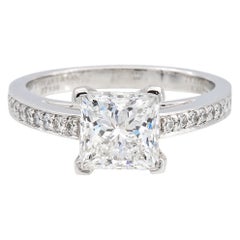 Tiffany & Co. Platin-Diamant-Verlobungsring mit Prinzessin-Diamant 1,66 Karat in der Mitte GVVS1