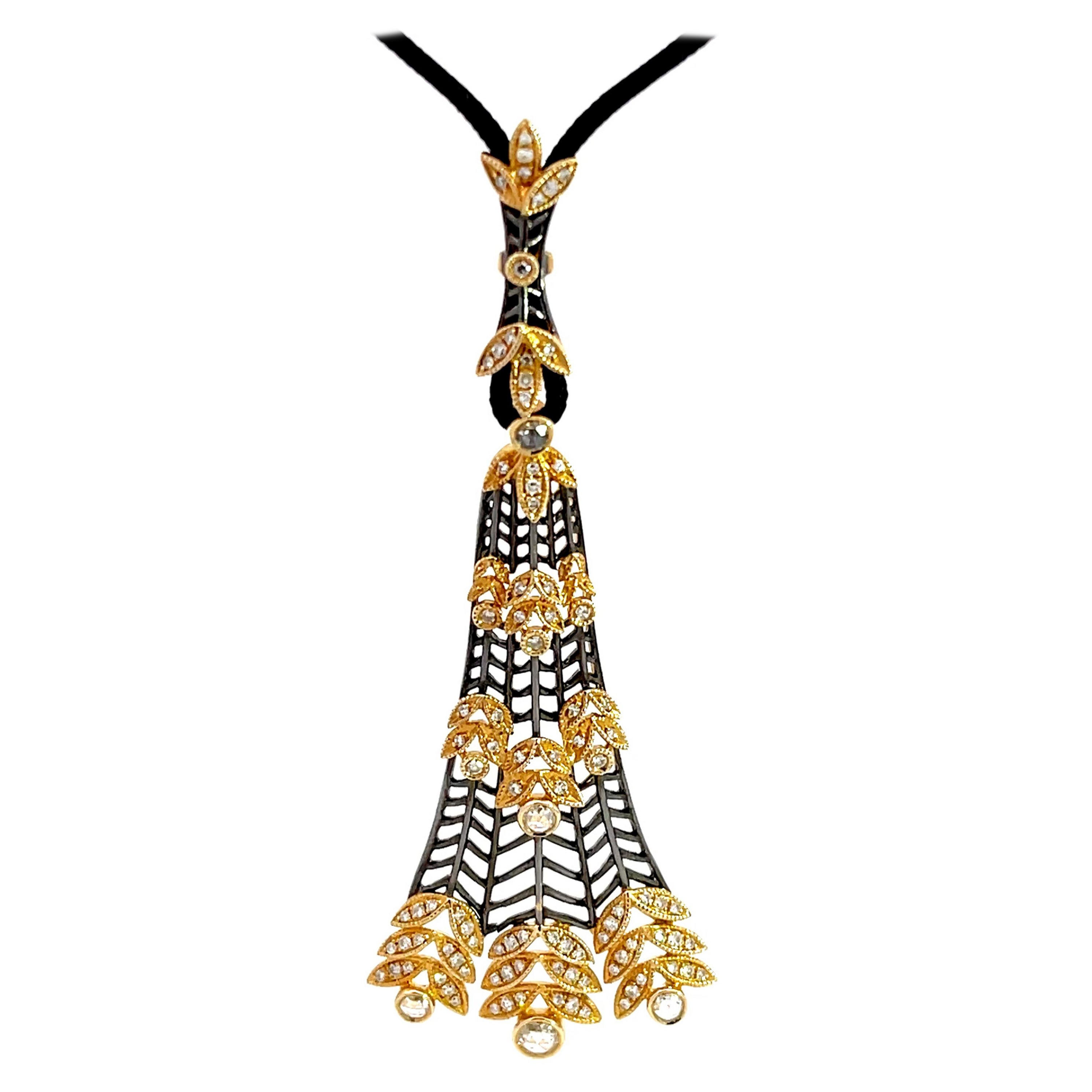 Lotus-Tropfen-Anhänger aus Gold mit Diamanten an schwarzer Satinkordel im Angebot