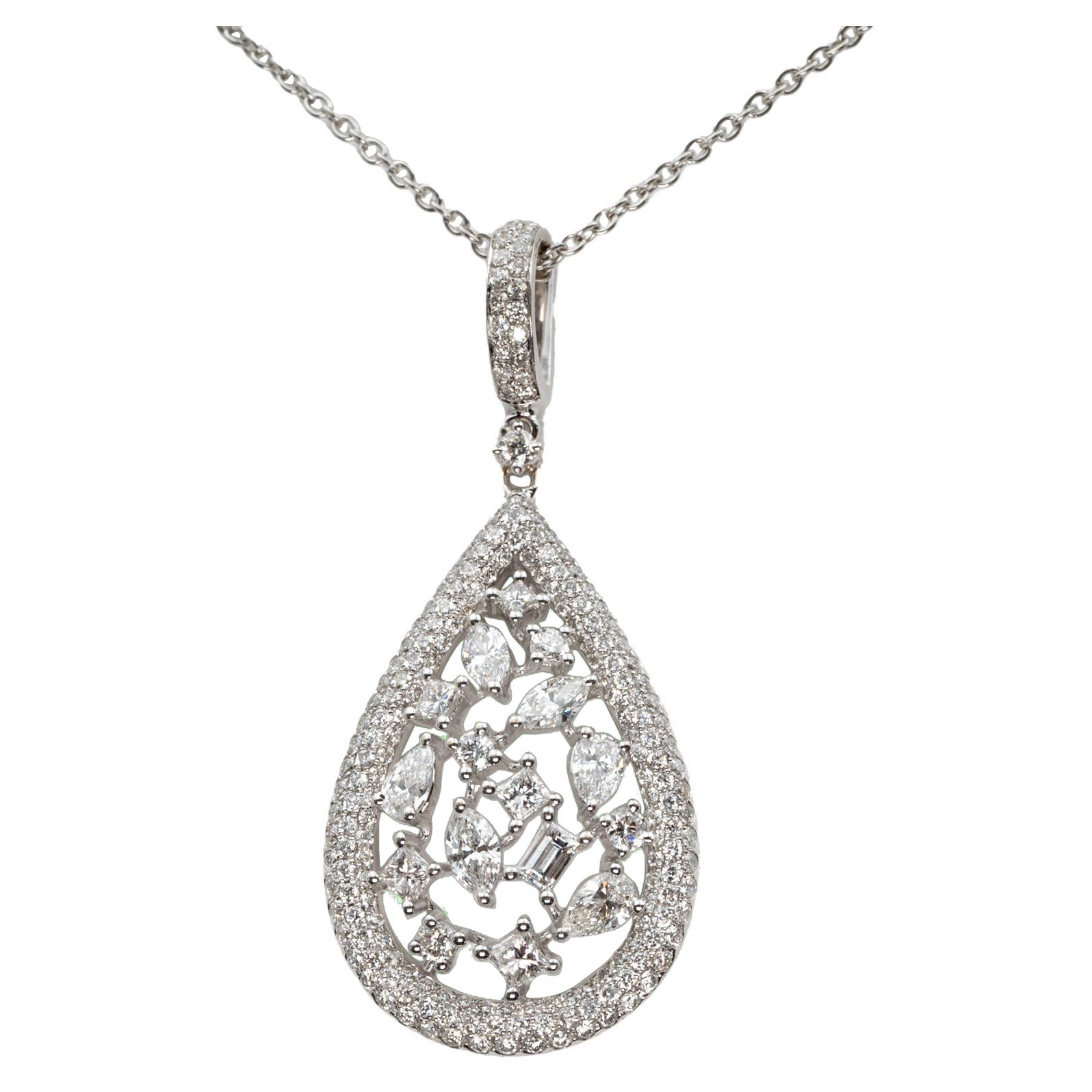 18-Karat White Gold and Diamond Pendant Necklace For Sale