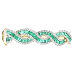 3.91 Carat Baguette-Cut Emerald Diamond Accent Oval Bangle in 14k Yellow Gold