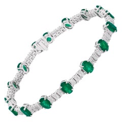 Natural Oval Emerald Gemstone Bracelet Emerald Cut Diamond 14 Karat White Gold