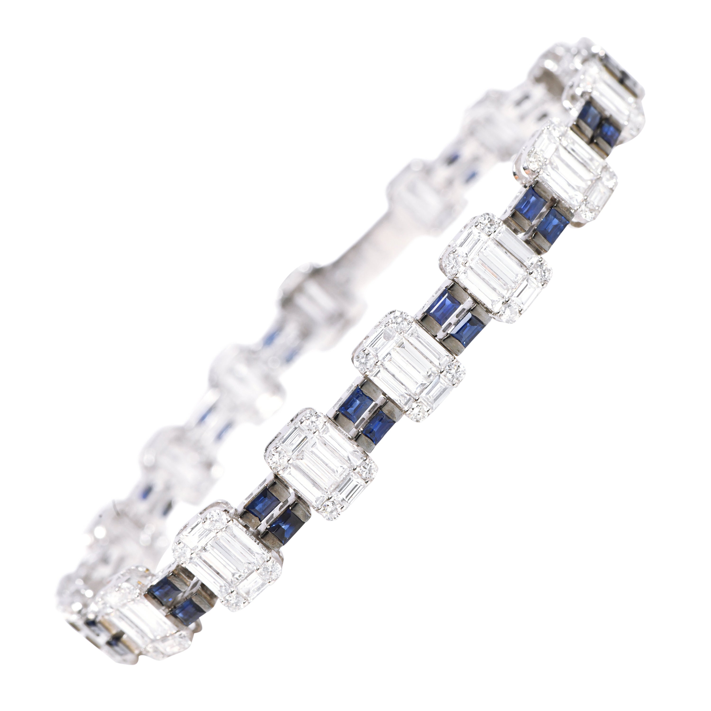 18 Karat Gold 10.59 Carat Sapphire and Diamond Tennis Bracelet For Sale