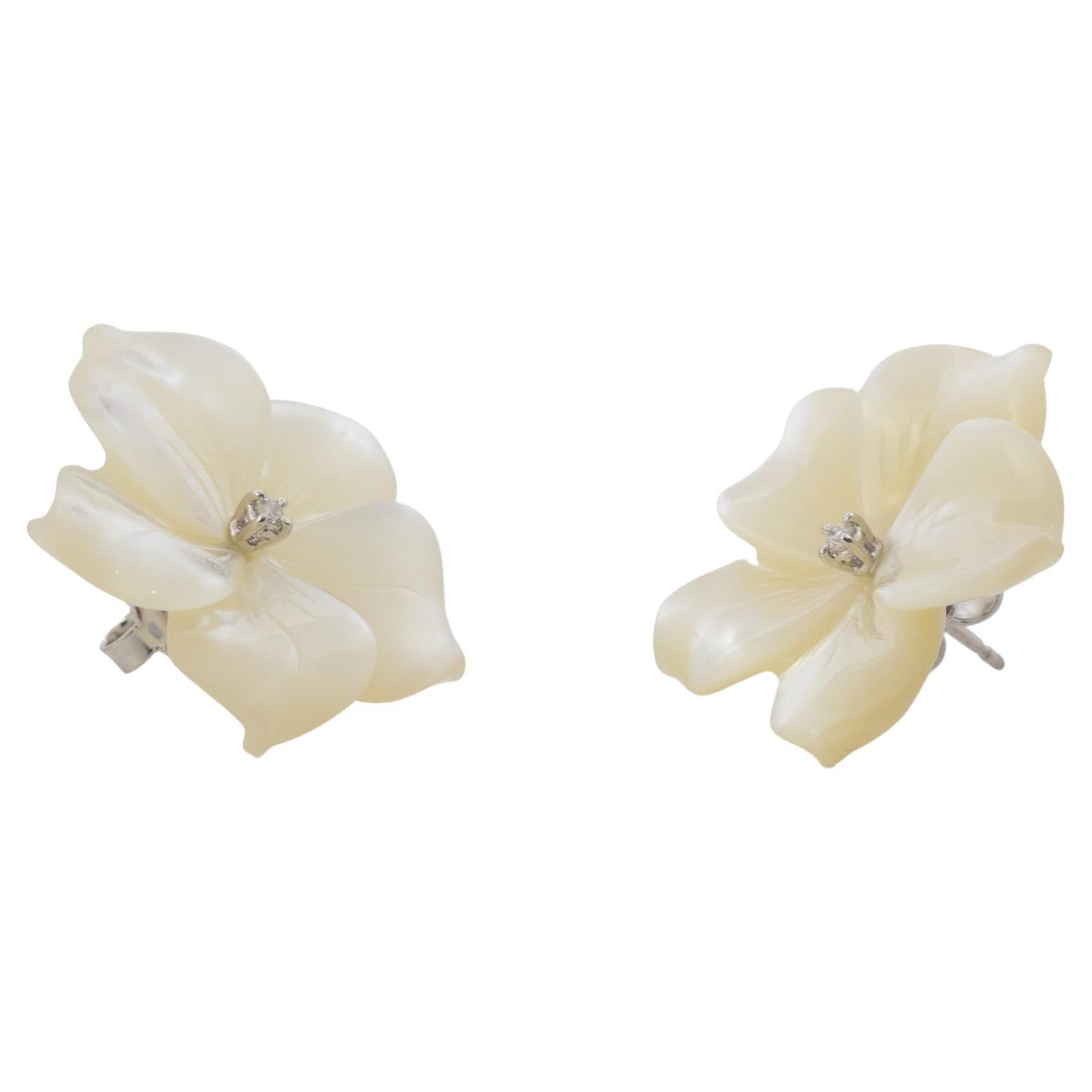 Carved Mother of Pearl Diamond Flower 18k White Gold Stud Cocktail Earrings For Sale
