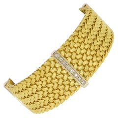 Intricate Mesh Bracelet Made in 18k Yellow Gold with Diamonds