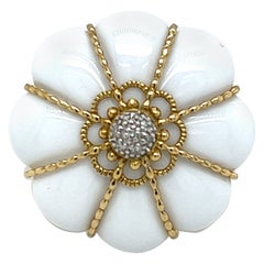 White Agate and Diamond Flower Ring in 18k Yellow Gold