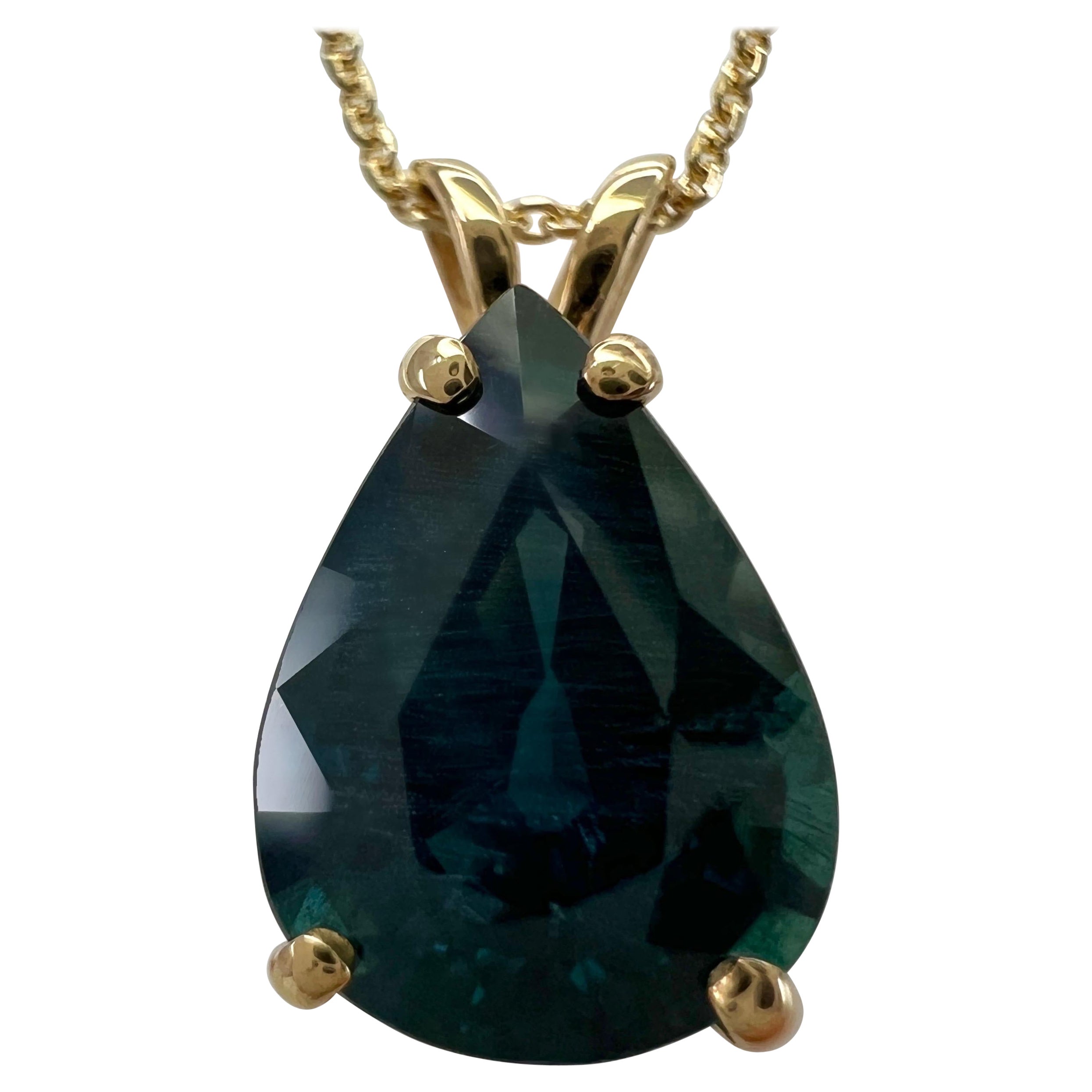 3.27ct IGI Certified Deep Green Blue Thai Sapphire Pear Cut Yellow Gold Pendant For Sale