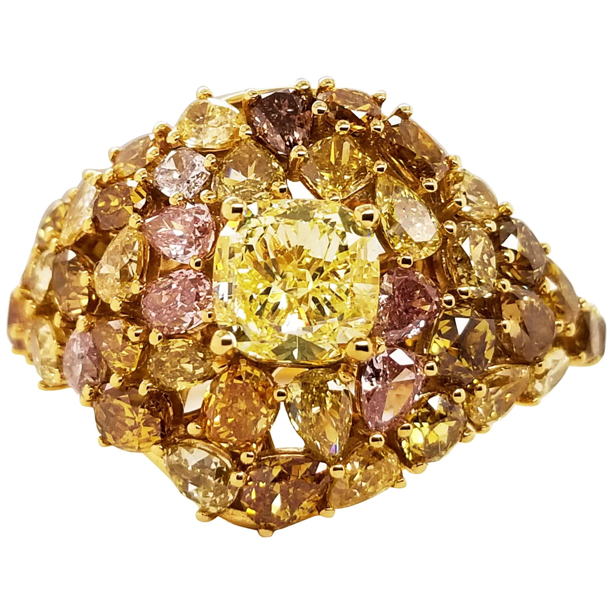 Scarselli Bague cocktail en mosaïque de diamants jaunes fantaisie taille coussin de 1 carat, certifiés GIA  en vente