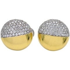 Orecchini a clip in oro con diamante rotondo moderno