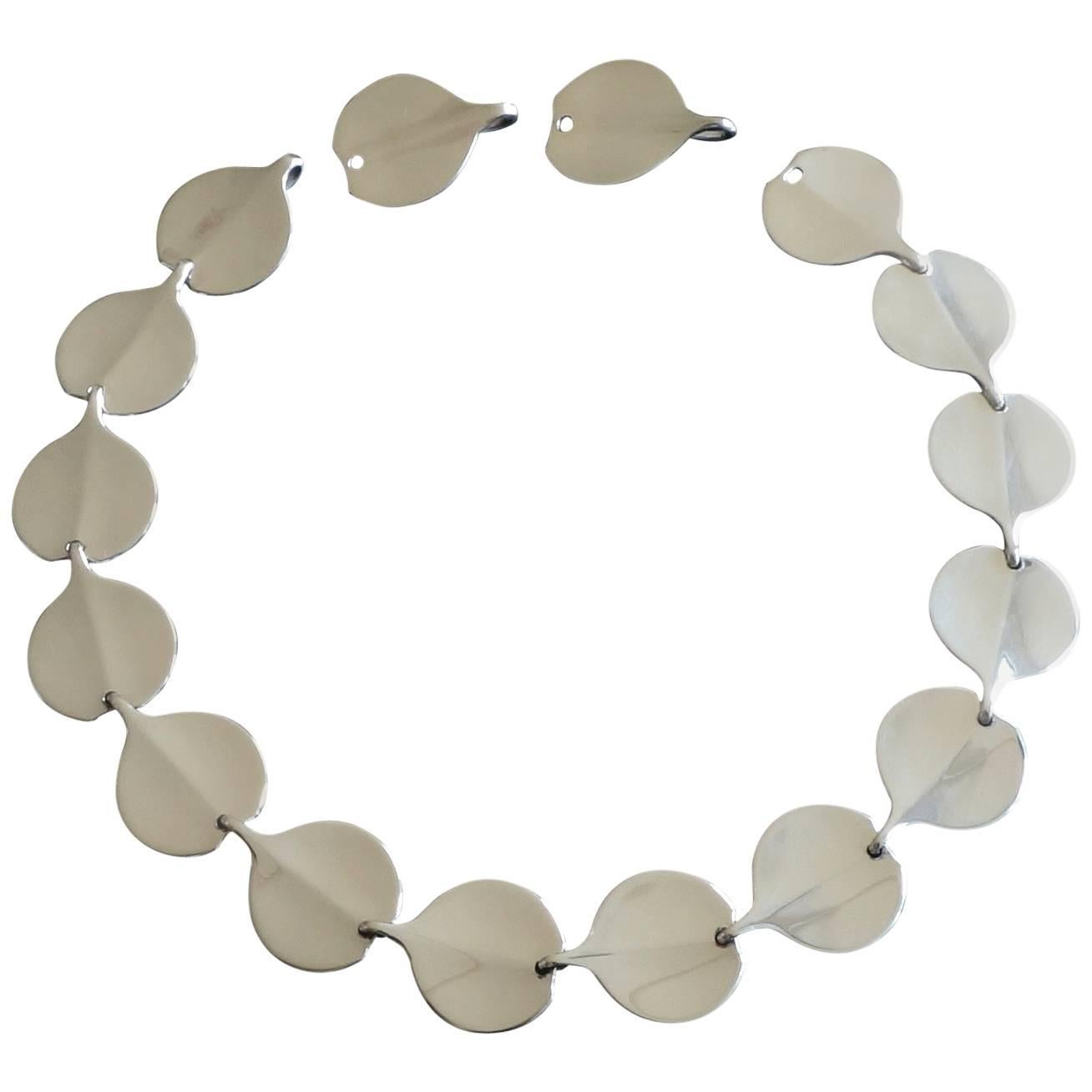 Bent Gabrielsen for Hans Hansen Denmark Modernist "Lilypad" Silver Necklace For Sale