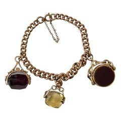 Bracciale antico in oro giallo 9 carati con ciondolo con 3 sigilli Fob