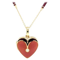 Pendentif médaillon en forme de cœur en or jaune 18 carats, émail rose et rouge avec 6 diamants