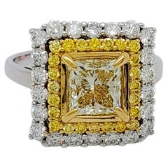 GIA Yellow and White Diamond Ring in 18k