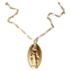 Chaîne collier J Dauphin en opale et rubis avec médaille Vierge Marie