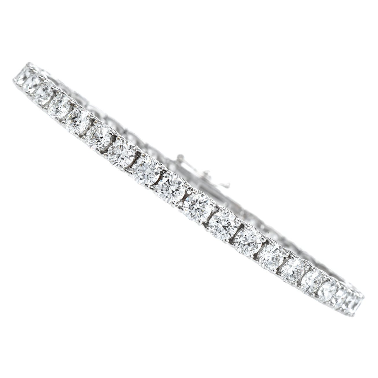 Modern 12.48 Diamond 18k White Gold Classic Tennis Line Bracelet For Sale