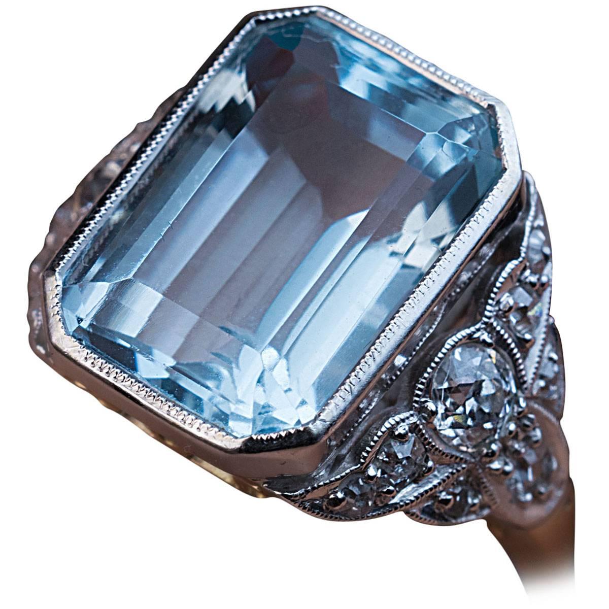 1930s Art Deco Aquamarine Diamond Gold Platinum Ring