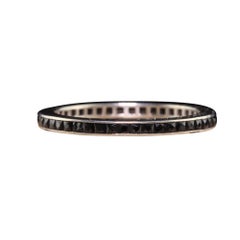 Antiker Art-Déco-Eternity-Ring aus 14 Karat Weißgold mit Onyx im französischen Schliff - Größe 5 1/2