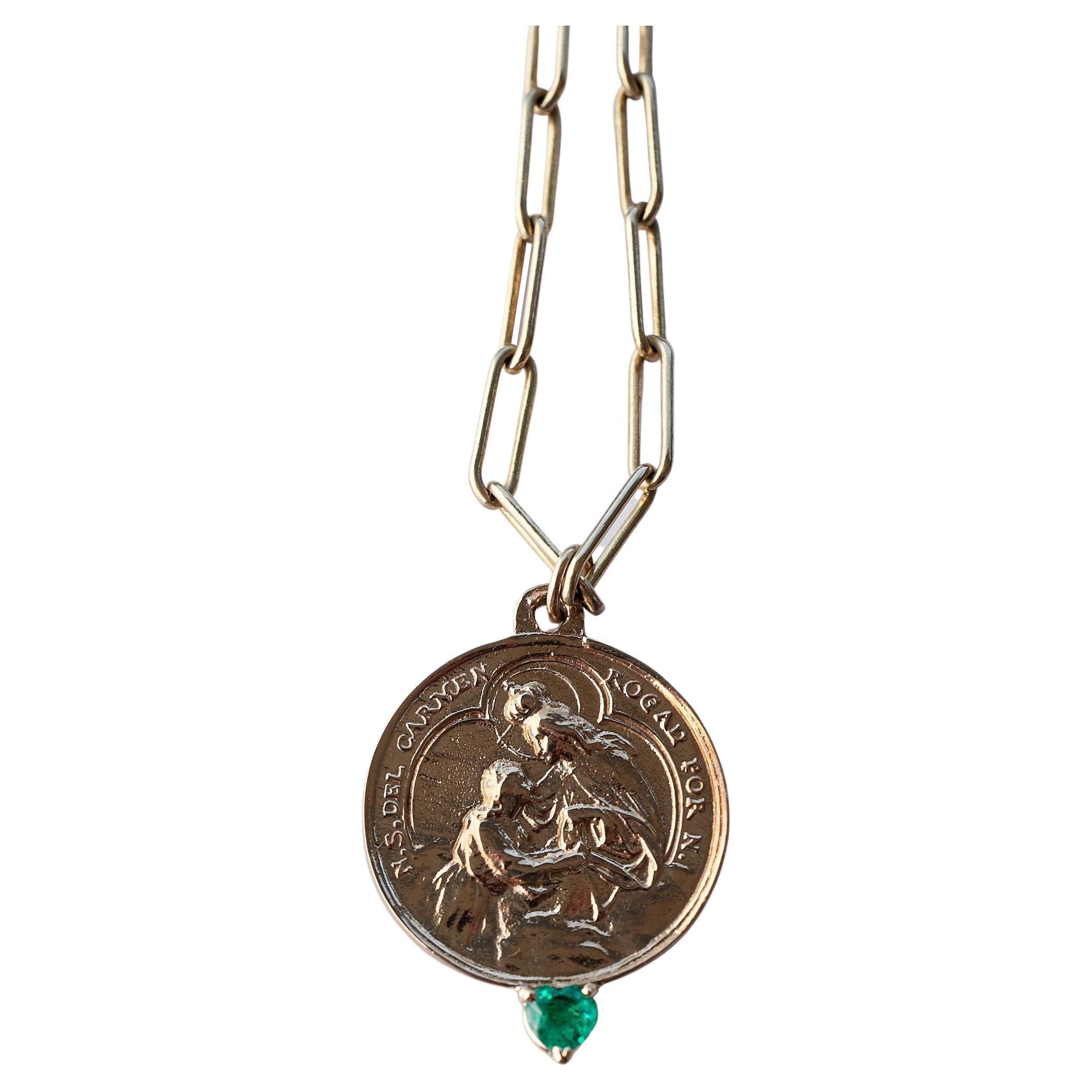 Collier médaillon en forme de cœur en émeraude avec chaîne pendentif Virgin del Carmen de J Dauphin en vente