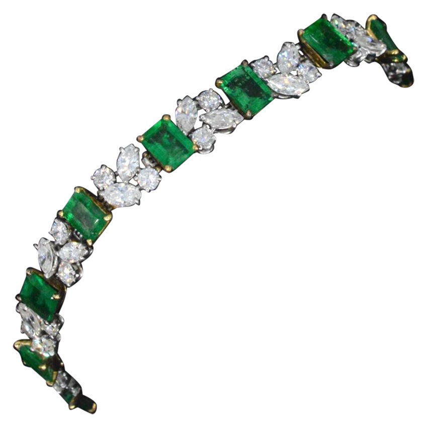 Golden Bracelet with Diamonds and Emeralds For Sale