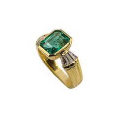 Art Deco Style White Diamond Octagon Cut Emerald Yellow Gold Cocktail Ring