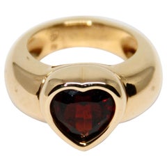 Vintage Piaget 18k Rose Gold Garnet Heart Ring