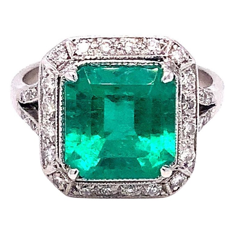 3.19 Carat Vintage Emerald and Diamond Ring Set in 18 Karat White Gold