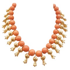 Collar de oro amarillo de 18 quilates de los años 60 con campanula y coral sardo