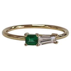 Alex Kou Ring Emerald 0.17 Carat 18k Gold