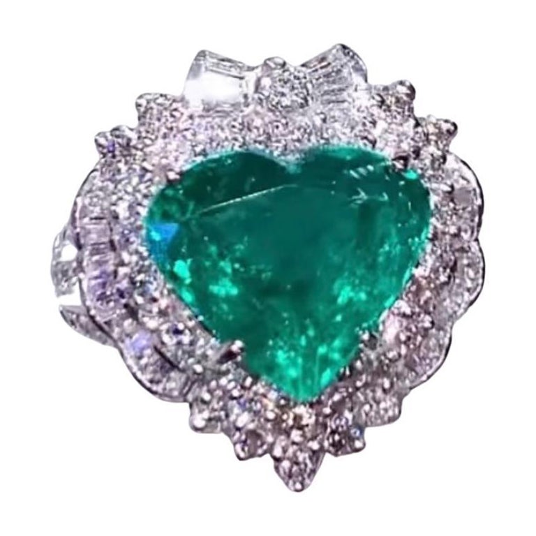 AIG Certified 6.60 Carats Zambian Emeralds  1.80 Ct Diamonds 18K Gold Ring