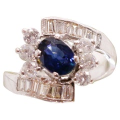 Bague en or blanc 18 carats avec saphir bleu naturel et diamants