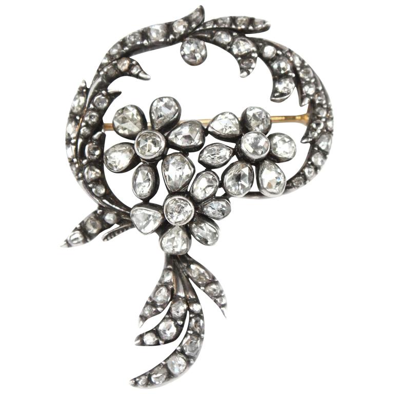 Beautiful Early Victorian Floral Brooch, circa 1860s For Sale at 1stdibs
