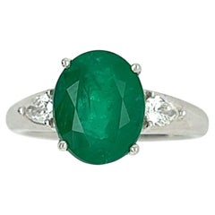 Used Engagement Ring Emerald Diamonds White Gold 18 Karat