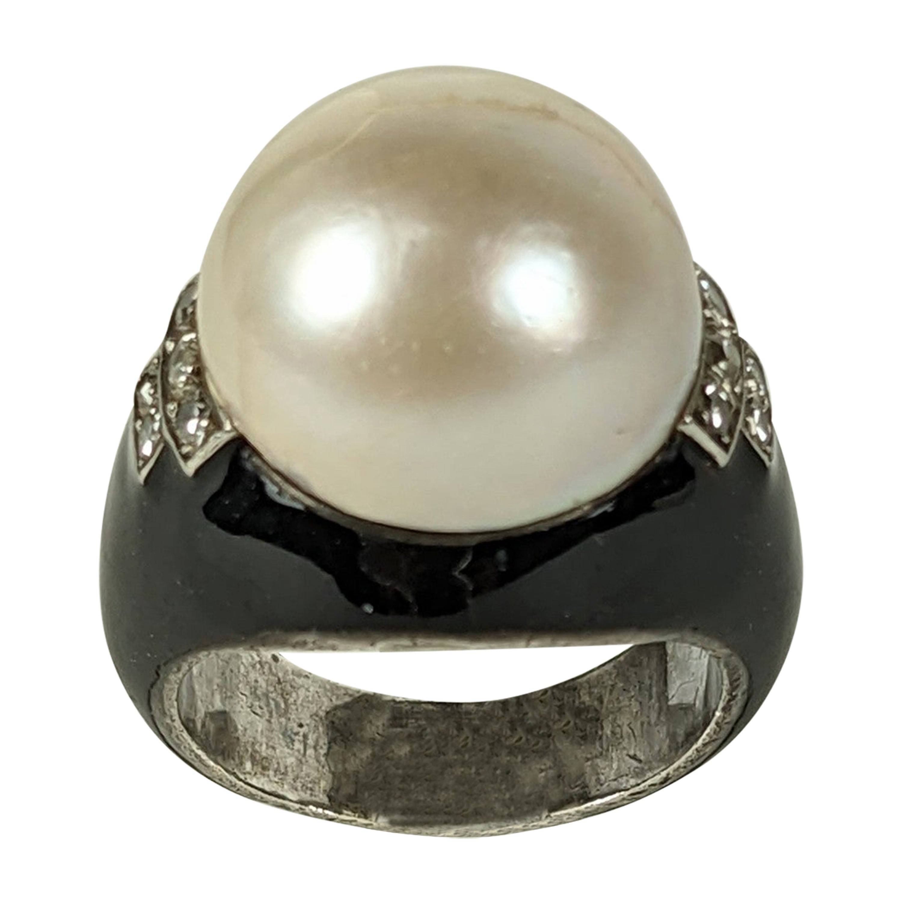 Art Deco Mabe Pearl, Enamel and Diamond Ring, Attributed Boivin For Sale