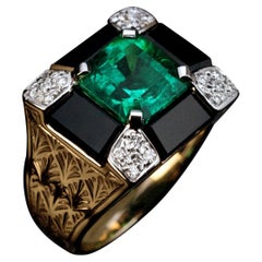Vintage Art Deco Colombian Emerald Diamond Onyx Cocktail Ring