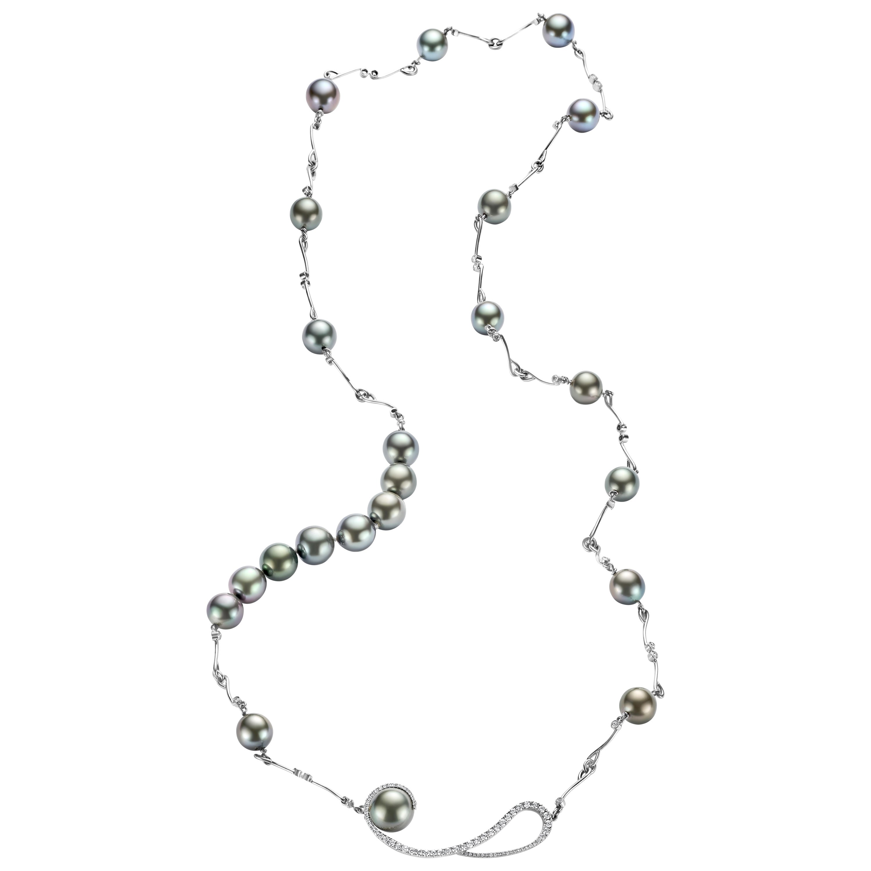 18kt White Gold Tahiti Pearl Necklace with 2.24 ct Brilliant cut Diamonds  For Sale