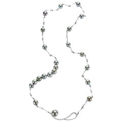 18kt White Gold Tahiti Pearl Necklace with 2.24 ct Brilliant cut Diamonds 