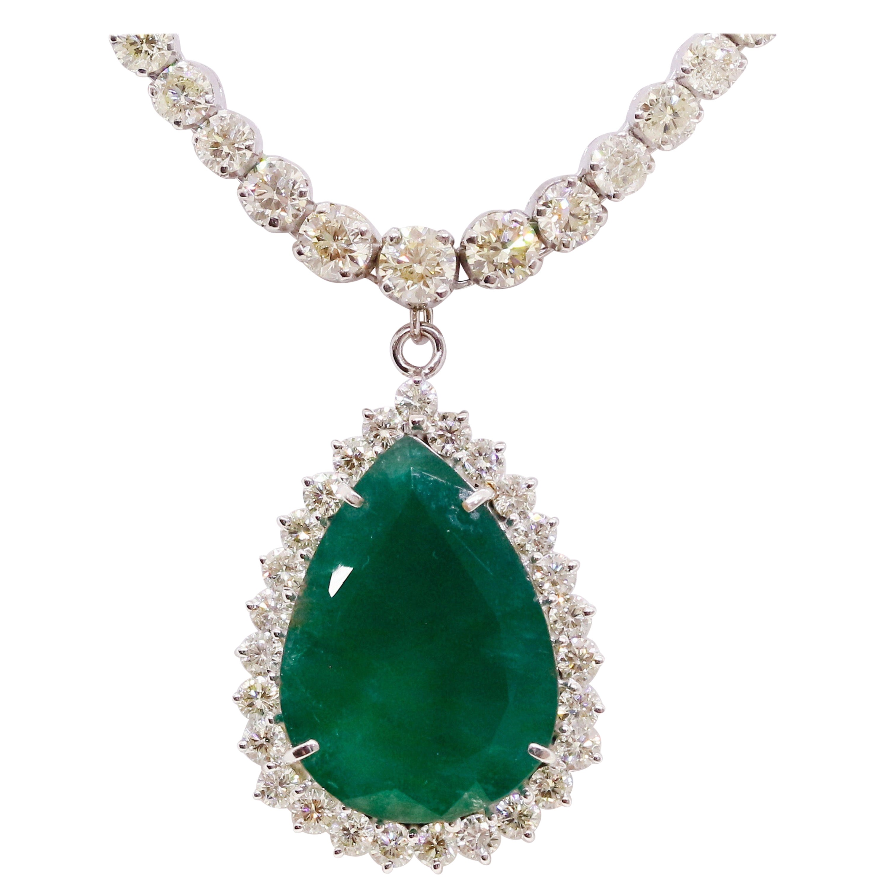 Certified 40 Carat Emerald and Diamond Necklace in 18 Karat Gold For Sale