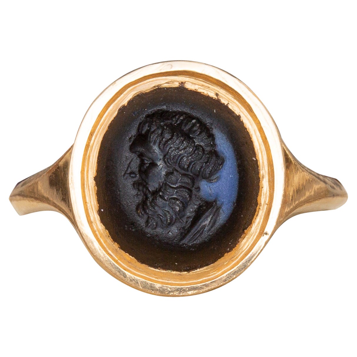 Georgian 18th Century Signet Ring with Ancient Roman Nicolo Intaglio of Hercules For Sale