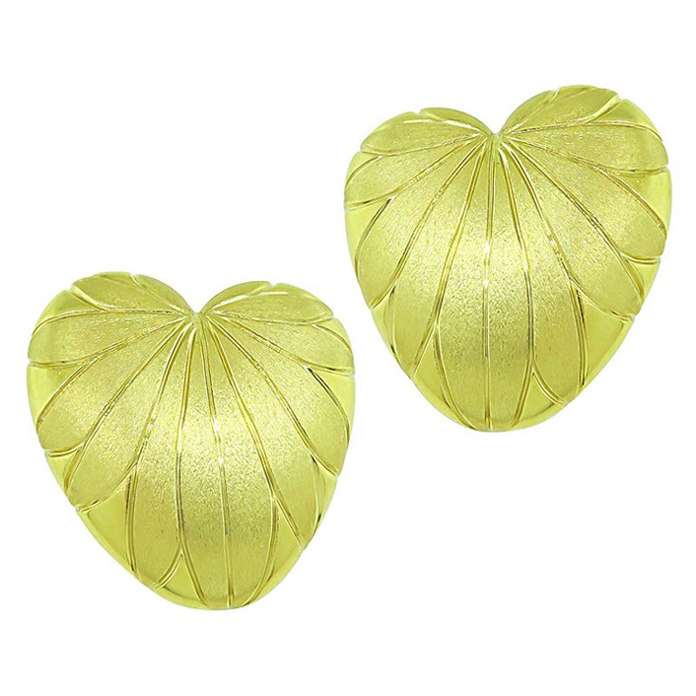 18k Yellow Gold Heart Earrings For Sale