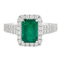 GIA 2.21 Carat Emerald and Diamond Halo Ring 18k Gold (Bague à halo d'émeraude et de diamant)