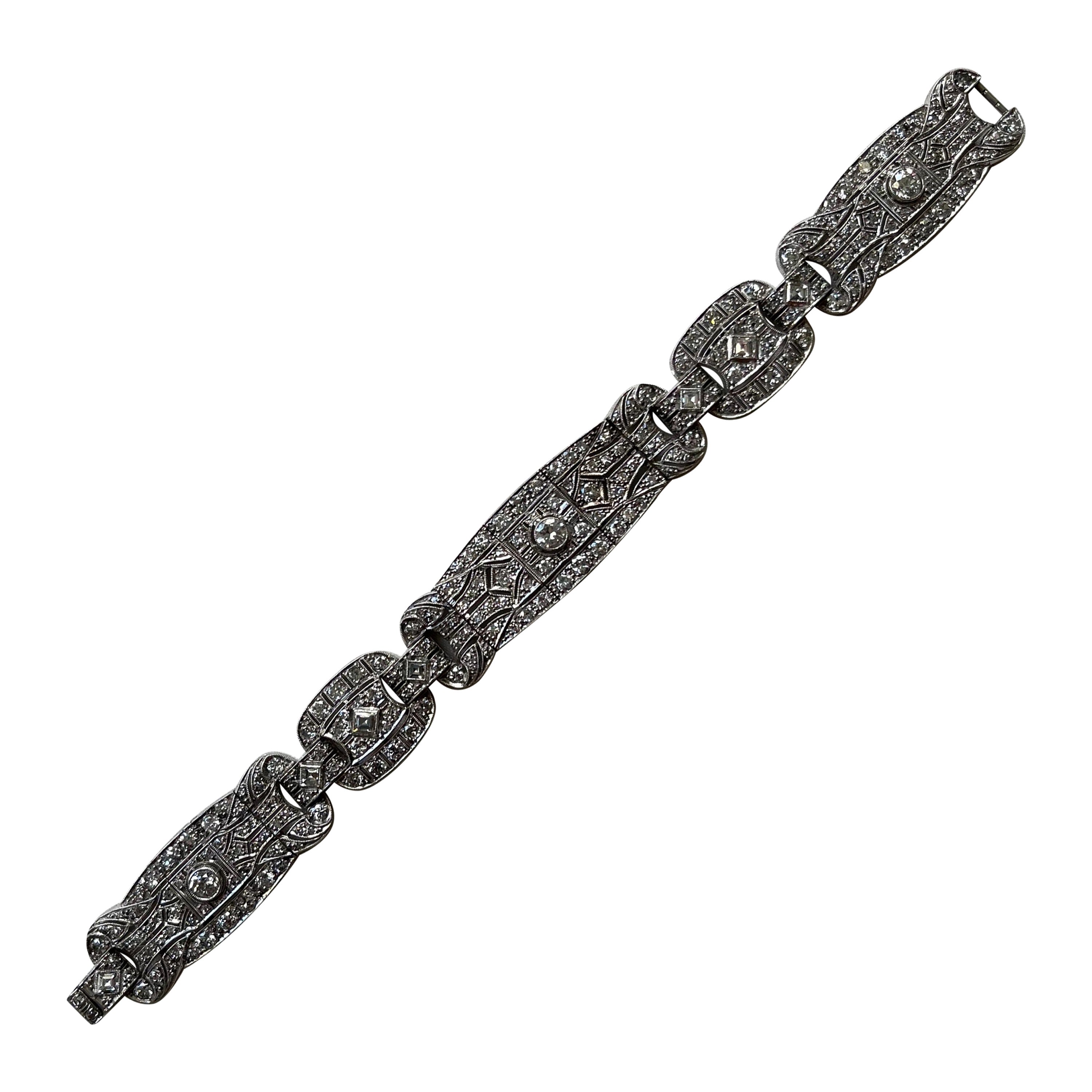 Art Deco Diamond Platinum Bracelet, 5.40 Carat, circa 1930s For Sale