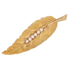 1960s Cultured Pearl 18 Karat Yellow Gold Feather Brooch