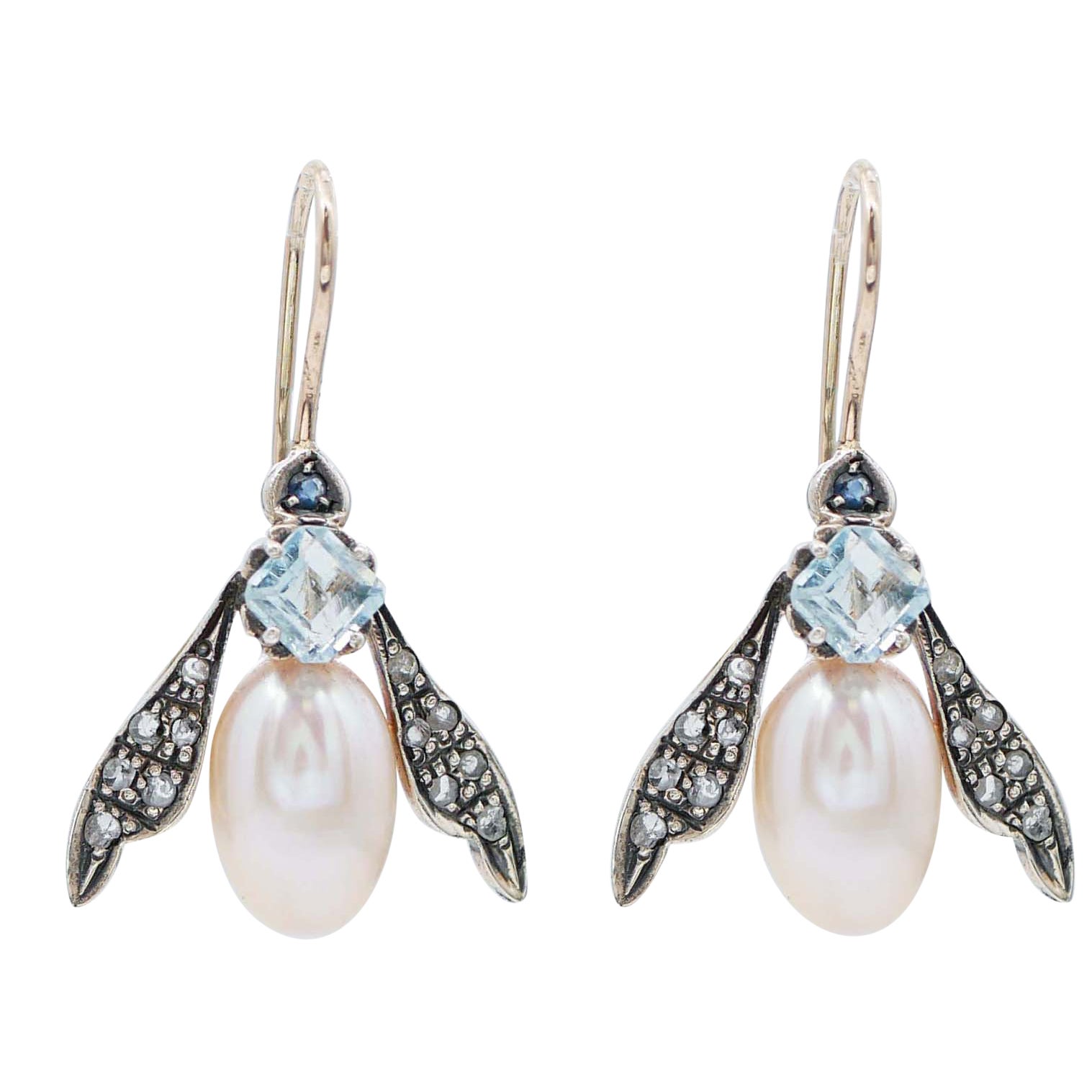 Ohrringe in Fliegenform mit Topas, Saphiren, Perlen, Diamanten, Roségold und Silber im Angebot