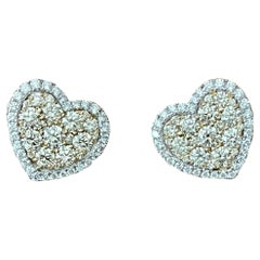 Boucles d'oreilles en or blanc et or jaune 14 carats en forme de cœur de 3,86 carats au total