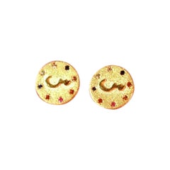 Round shaped Yellow 18k Gold Earrings.   