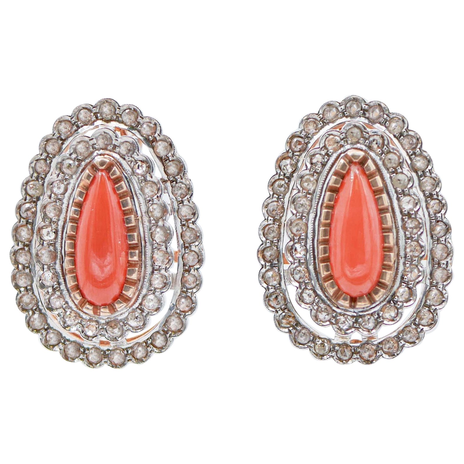 Boucles d'oreilles corail, diamants, or rose et argent