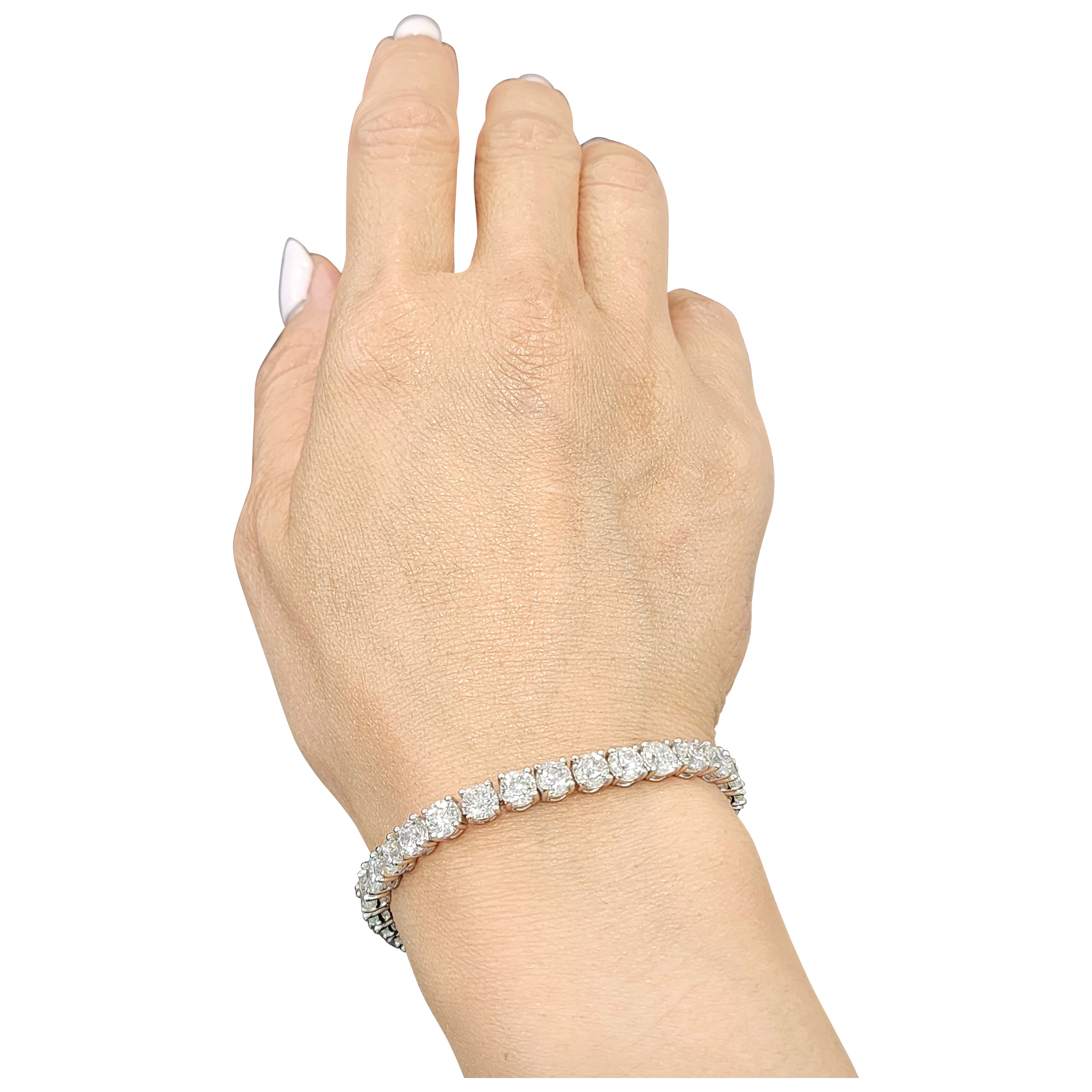 Bracelet tennis en platine avec diamants de 17.50 carats en vente
