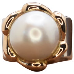 Mabé Pearl 14 Karat Gold and Sterling Silver Two-Tone Flower Cocktail Ring